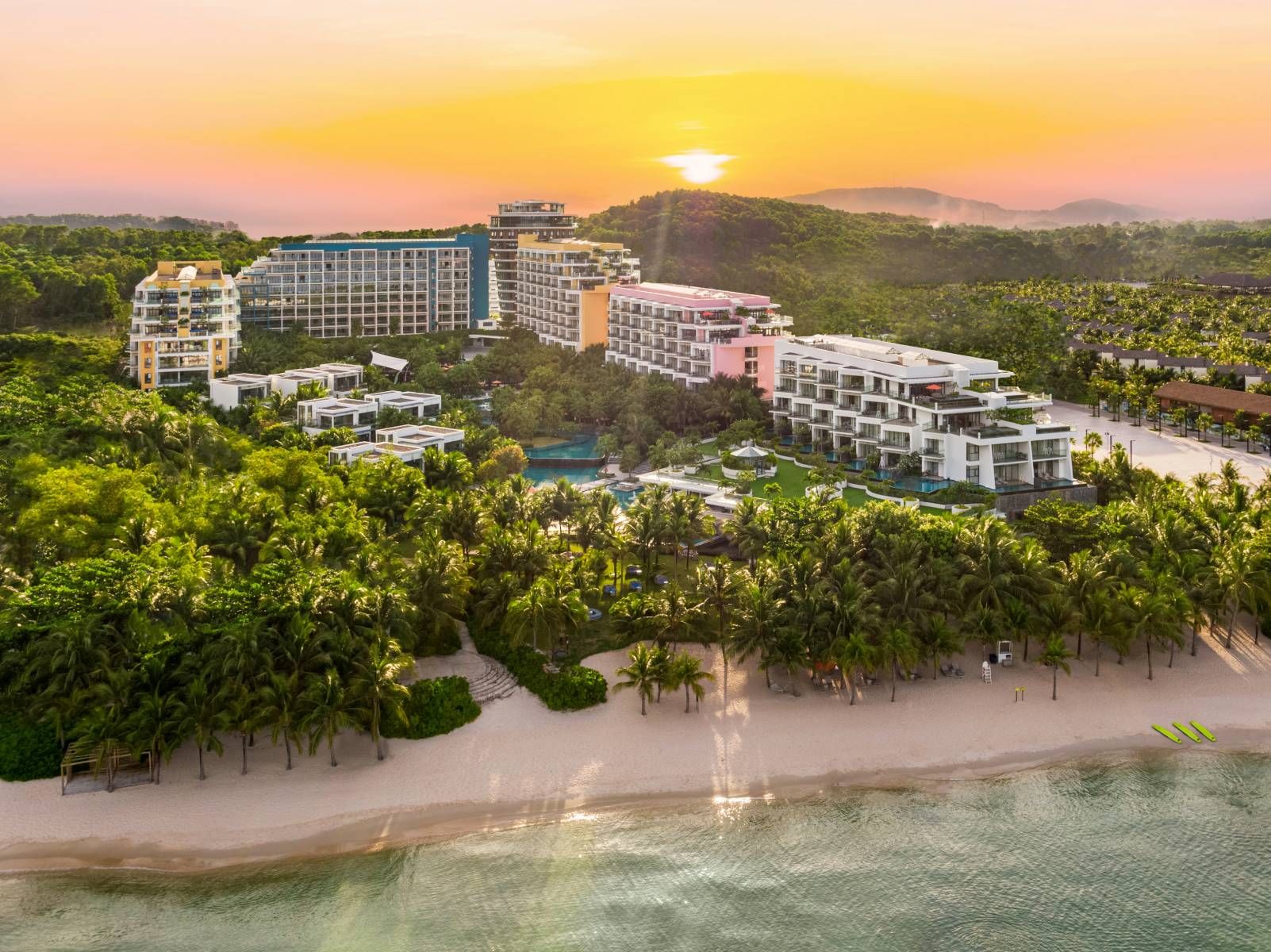 Chạm biển Phú Quốc tại Premier Residences – từ TP.HCM