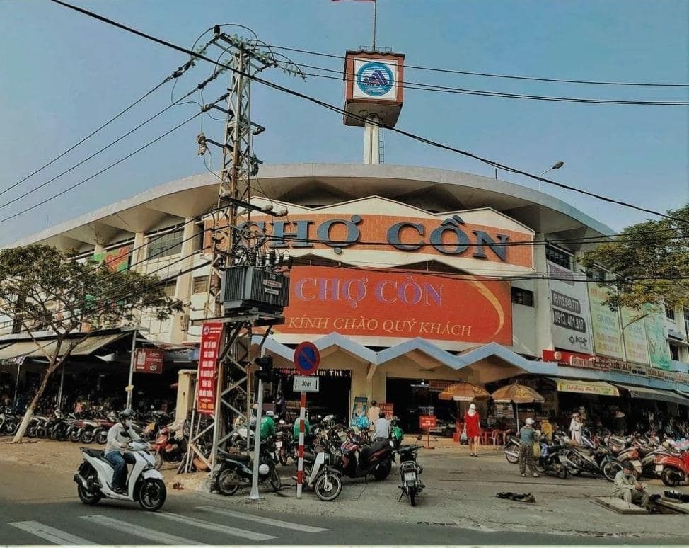 Chợ Cồn buổi sớm: Nhịp sống Đà Nẵng bắt đầu từ những gánh hàng